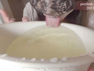 (Service Video) Peeing from a Cute Girl's Shaved Pussy. Mixed with Man's Pee she Swallows.