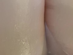 Bath time relaxation - Screenshot 11 of 16 - Long Legs