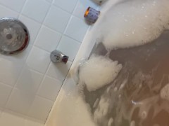 Bath time relaxation - Screenshot 14 of 16 - Feet