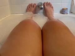 Bath time relaxation - Screenshot 7 of 16 - Long Legs