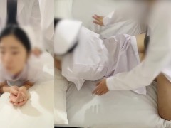 【看護師が医者らと３P】「ほら挿れてやるから、他の先生のも咥えろ」私はまんこも口も、同時にちんこを突っ込まれる性処理奴隷です…＂きぃもひぃれふか？♡せんふぇい…♡あぁんっ！♡んんんっ！♡ぅうわあぁあぁ - Screenshot 4 of 16 - Amateur