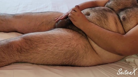 Gran eyaculación de un GORDO PELUDO