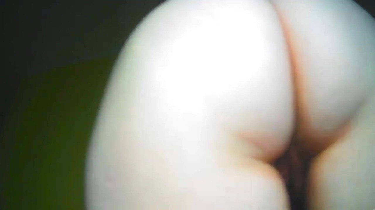 مكسوفة اوي يا زوجي هوريهم طيزي ليبتحب تضربني فيه - Pornhub.com