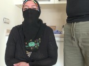 Preview 2 of Une réfugiée syrienne réalise son premier porno en France