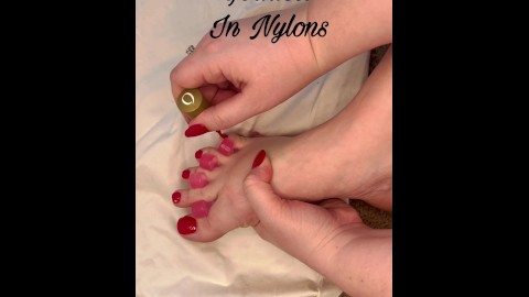 Amateur PAWG goddess paints toes red for foot fetish losers - FREE ONLYFANS