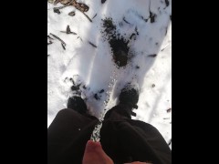 Having a wee - Screenshot 6 of 16 - Peeing Outside