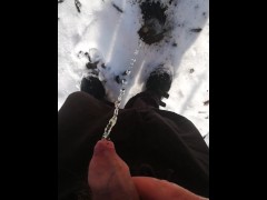 Having a wee - Screenshot 8 of 16 - Peeing Outside