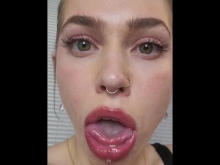 vertical video, 60fps, big mouth, spit