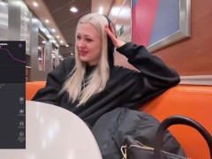 МОЙ ДРУГ УПРАВЛЯЕТ МОИМ ВИБРАТОРОМ LUSH В ОБЩЕСТВЕННОМ МЕСТЕ - Screenshot 7 of 16 - Lovense