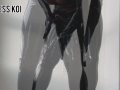 Black Latex Chapter 2 - Screenshot 8 of 16 - Body Worship