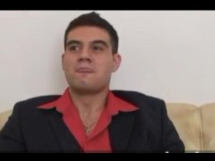 Yuri boy antes da fama. Episódio 3