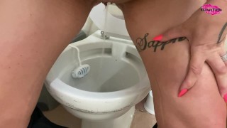 Pissing with the murmur of a hairy pussy. The girl peed herself in the bathroom. I described my legs