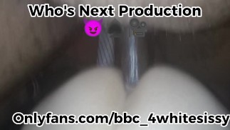 Белая НеженкаШлюха привыкает к своему Быку Большого Члена (Raw)