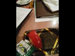 ラブホテルで食べる寿司は格別ですね☆