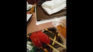 ラブホテルで食べる寿司は格別ですね☆