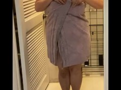 Curvy Modeling Agency Has A Shy Woman Change Into A Towel