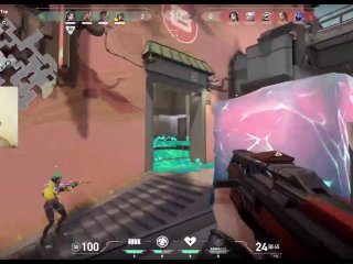 Virgin Valorant Pro Teaches College Student a Lesson