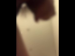 下から見るビックペニスを気持ちよく手コキ