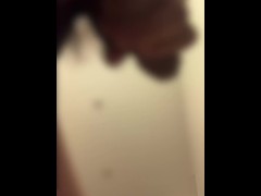 下から見るビックペニスを気持ちよく手コキ - Screenshot 2 of 16 - Penis