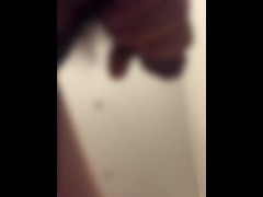 下から見るビックペニスを気持ちよく手コキ - Screenshot 8 of 16 - Amateur