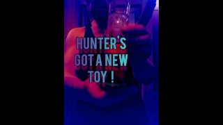 Hunterの新しいToy