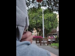【伪娘】婷萱公园手冲，热裤美腿 - Screenshot 2 of 16 - Crossdresser