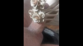射在女朋友鞋上