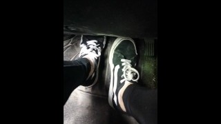 I show you my feet driving!!