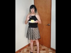 testing cake with pee