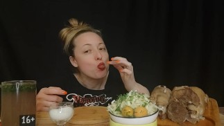 SEDUCE & RELAX: legs | ASMR | MUKBANG | 먹방