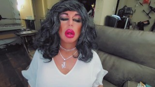 beste video ooit gemaakt crossdressing travestiet lipstick grote lippen make-up te veel make-up veel te muc