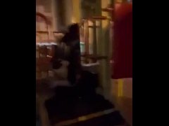 港女深夜公園露出 - Screenshot 7 of 16 - Showbeast