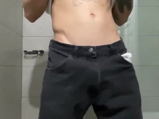 TOCANDOME EN EL BAÑO DE LA ESCUELA