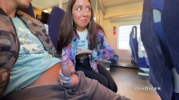 Une fille étrangère s’est branlée et m’a sucée dans le train en public