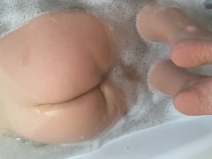 My wet curvy and sexy body in bath with bubbles