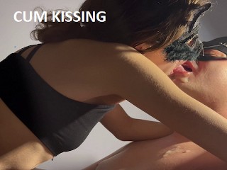 CUM KISSING Sorpresa per Mio Marito Dopo un Bel Pompino Quando Mi è Venuto in Bocca