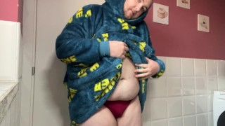 Horny teen chubby he produces his morning sketches in pijama