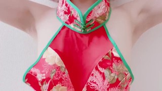 Chinesische Kleidung Wird Beim Umziehen Ausgezogen Und Schöne Brüste Sind Porori-Brüste Und Brustwarzen Werden