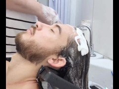 Lucas Frankreich being shampooed - shampoo fetish scene