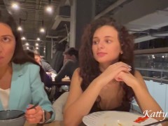 Две бесстыжие девки обедают без трусиков в торговом центре на публике - Screenshot 15 of 16 - Mall