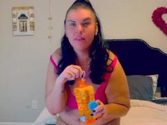 Thick BBW Blows Bubbles! - Screenshot 13 of 16 - Fetish