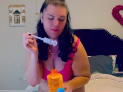 Thick BBW Blows Bubbles! - Screenshot 4 of 16 - Big Boobs
