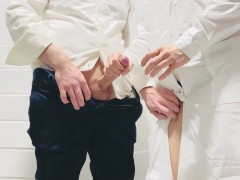 Медсестра помогла клиенту собрать анализ спермы - Screenshot 3 of 16 - Nurse