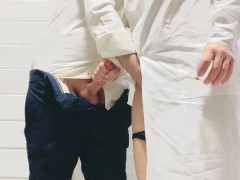 Медсестра помогла клиенту собрать анализ спермы - Screenshot 6 of 16 - Kink