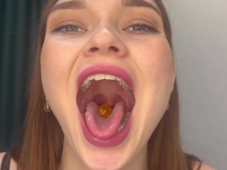 Goddess Cumming as she Swallows her Snack