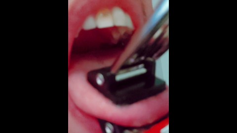 Tongue clamp