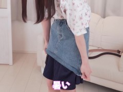 女子大生まな　ミニスカートの婦人警官のコスプレに着替える　127 - Screenshot 7 of 16 - Masturbation