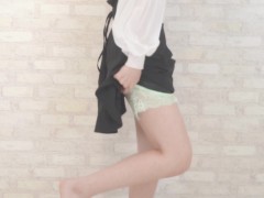 女子大生まな　透けた緑色のパンティーを紹介　200