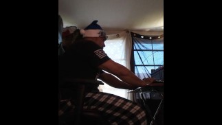 Дрочу и смотрю порно в одиночестве