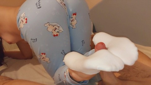 teen girlfriend gives white ped socks sockjob and footjob